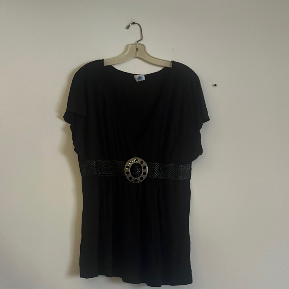 Pretty shirt with underbust buckle